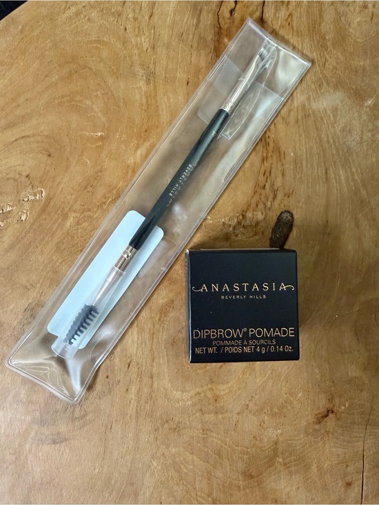 Anastasia Other - Anastasia Beverly Hills Dipbrow Pomade Taupe and Dual-Ended Brow Brush 12 Set